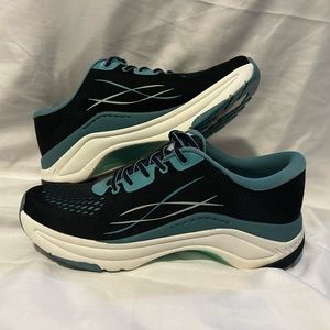 Women’s Dansko Pace Mesh Tennis Shoes in Navy and Black/Grey